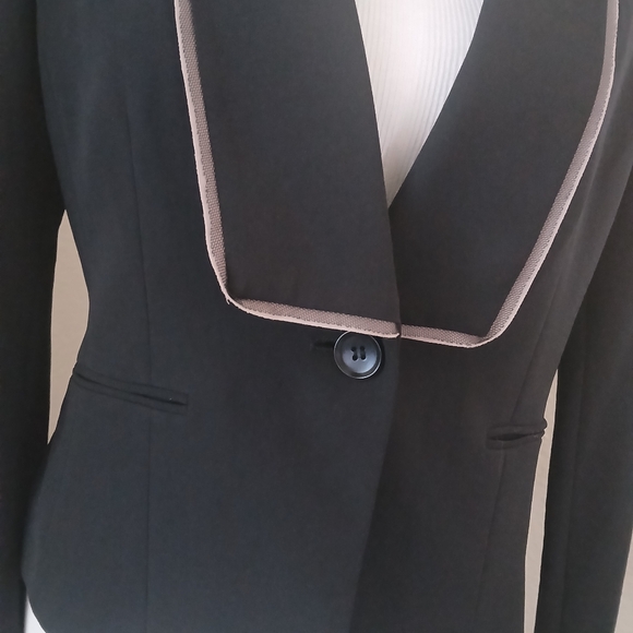 BCBG Max Azria blazer Sz Small - Picture 2 of 6